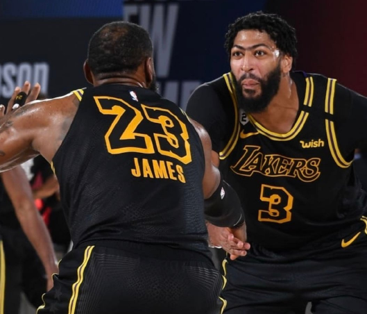 挪威险胜勒沃库森，马丁内利扛起全队的简单介绍