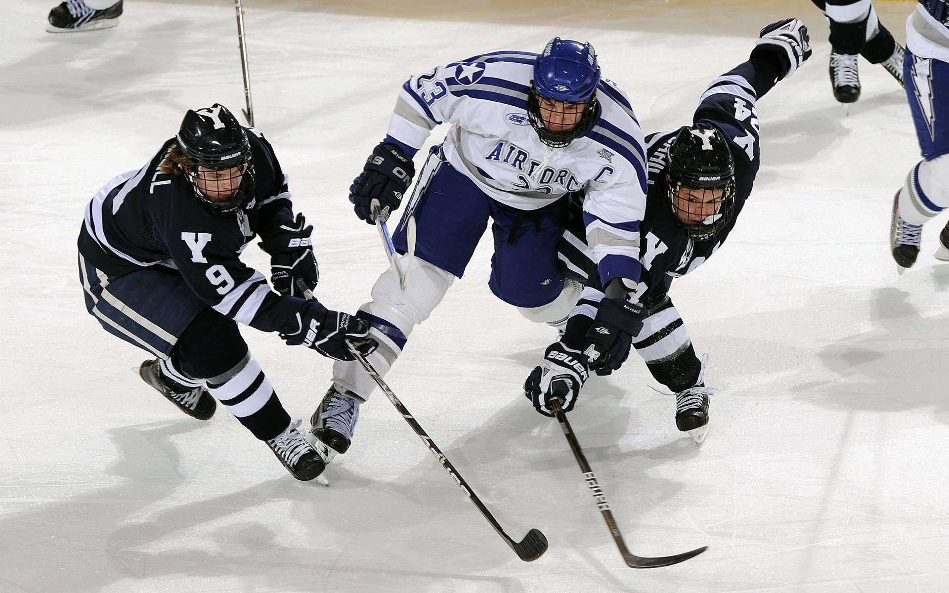 铁血锁链！卡拉斯科防守端封杀对手，罗马两回合鏖战淘汰比利亚雷亚尔